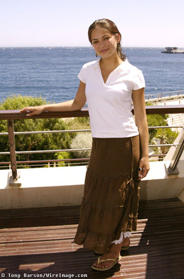 Kristin Kreuk Photos