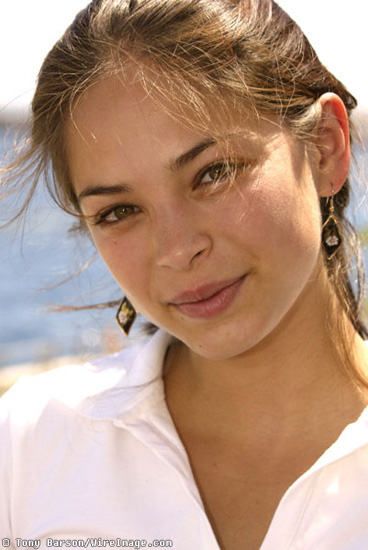 Kristin Kreuk Photos