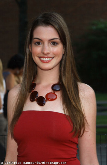 Anne Hathaway Photos