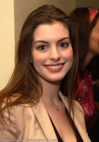 Anne Hathaway Photos