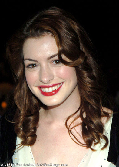 Anne Hathaway Photos