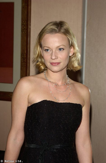 Samantha Mathis Photos