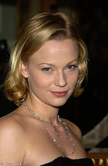 Samantha Mathis Photos