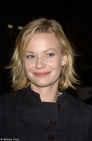 Samantha Mathis Photos