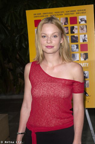 Samantha Mathis Photos