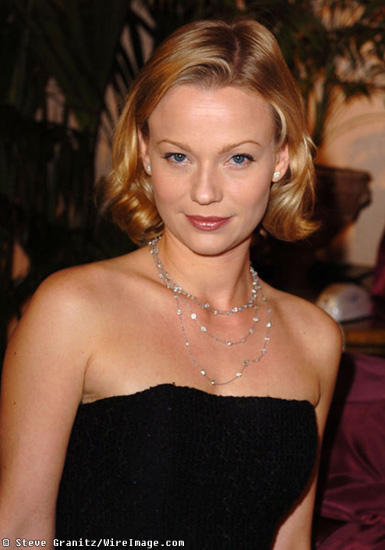 Samantha Mathis Photos