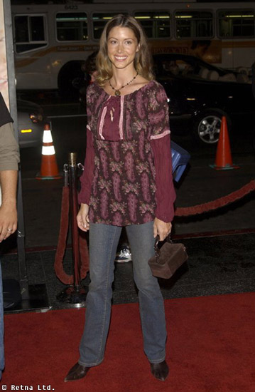 Shannon Elizabeth Photos