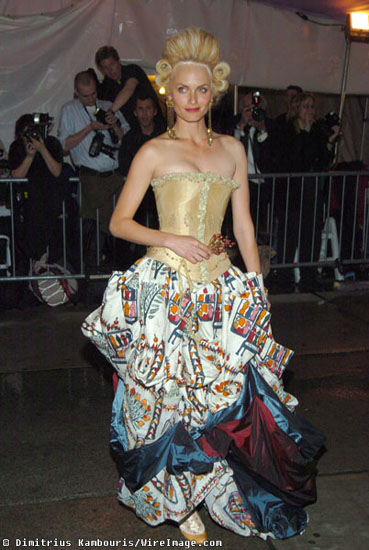 Amber Valletta Photos