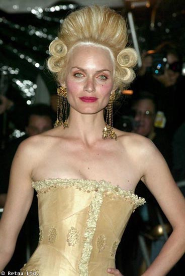 Amber Valletta Photos