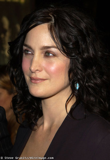 Carrie-Anne Moss Photos