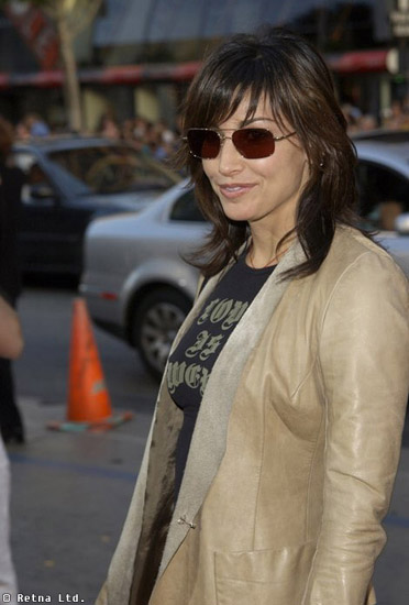 Gina Gershon Photos