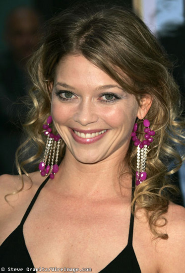 Amanda Detmer Photos
