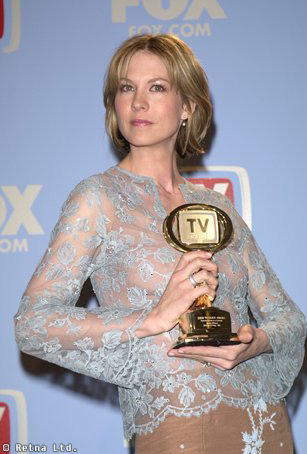 Jenna Elfman Photos