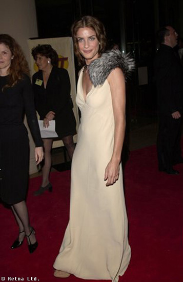 Amanda Peet Photos
